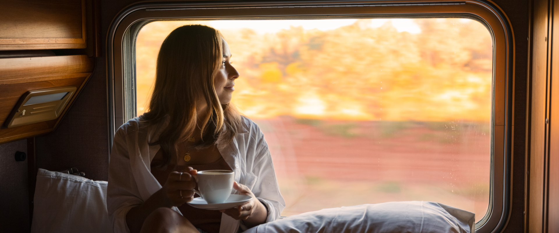 The Ghan Girl In Carriage 1920 X 800